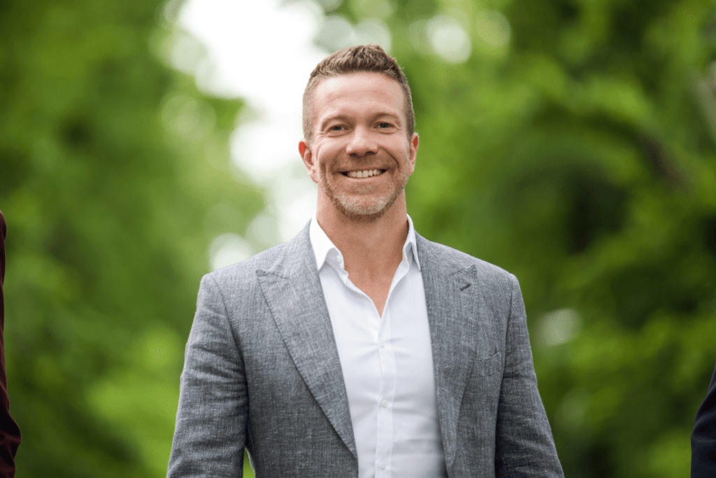 Stocks Markets: Voting Machine VS Weighing Machine